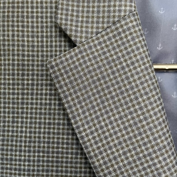 40 Reg Tommy Hilfiger Blazer. Blue/Black checkered (more blue tint than black) - Picture 3 of 5